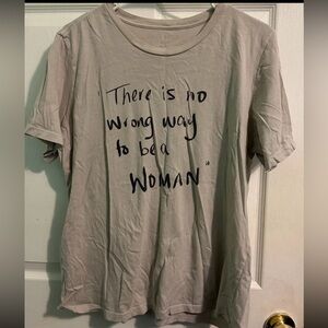 Graphic Tee "There is no wrong way to be a woman" - Light Beige